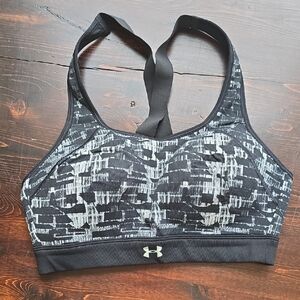 ​Under Armour Mid Keyhole Printed Sports Bra - Black/White - Medium